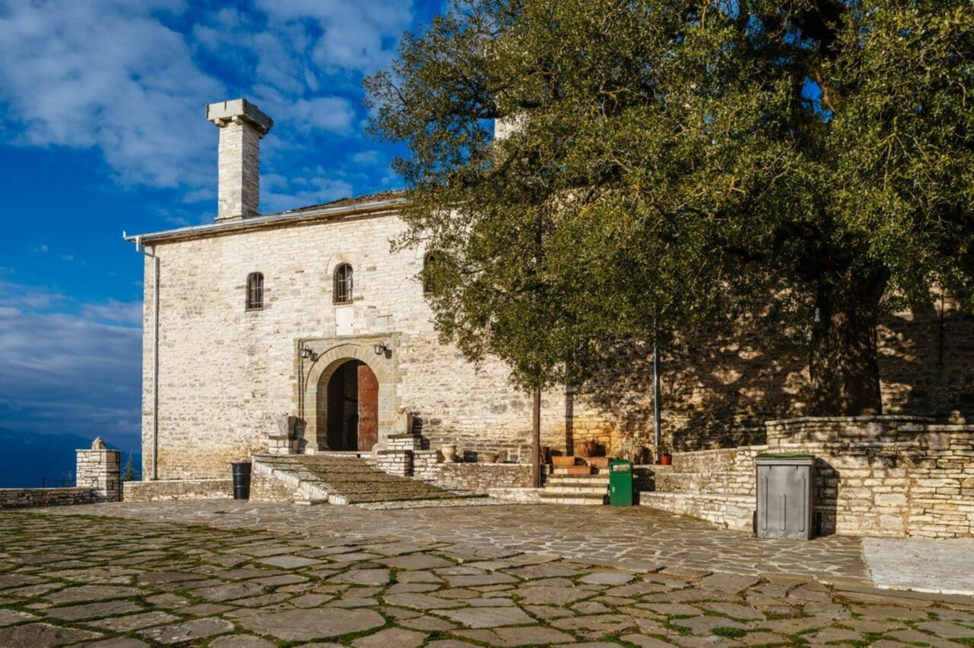 Ιερά Μονή Τσούκας στο Ελληνικό Ιωαννίνων